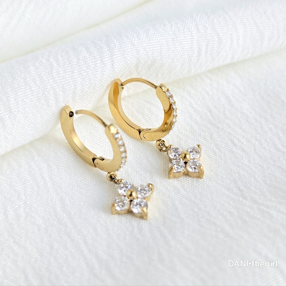 Gold CZ Diamond Clover Hoop Earrings - Picture 3 of 10